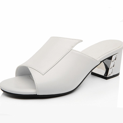 Papuci de damă cu toc joasă în trei culori