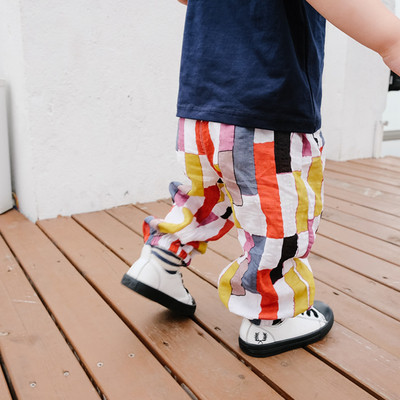 Pantaloni la moda pentru copii pentru baieti in mai multe modele