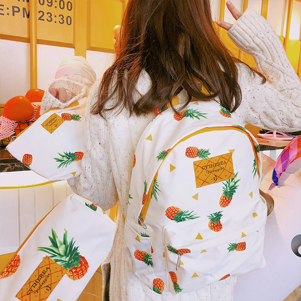 Rucsac mic de dama alb cu aplicatie