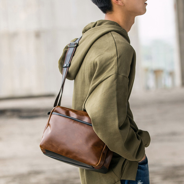 Geanta casual barbateasca din piele ecologica