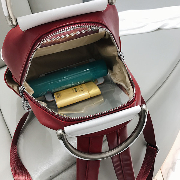 Rucsac modern de dama cu elemente transparente si inscriptie in trei culori