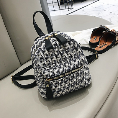 Rucsac mic de dama in trei culori potrivit pentru utilizarea de zi cu zi