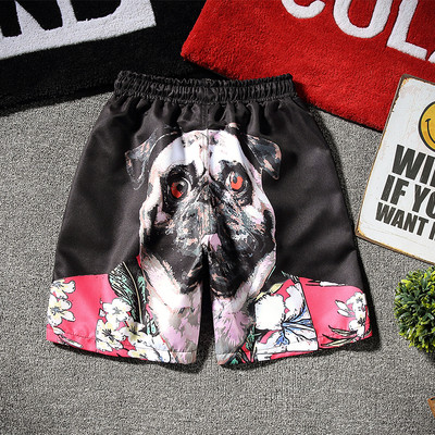 Ανδρικό σύντομο σορτς κατάλληλο για την παραλία