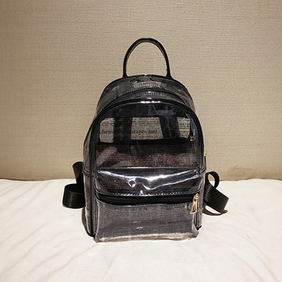 Rucsac de damă cu inscripții în alb și negru