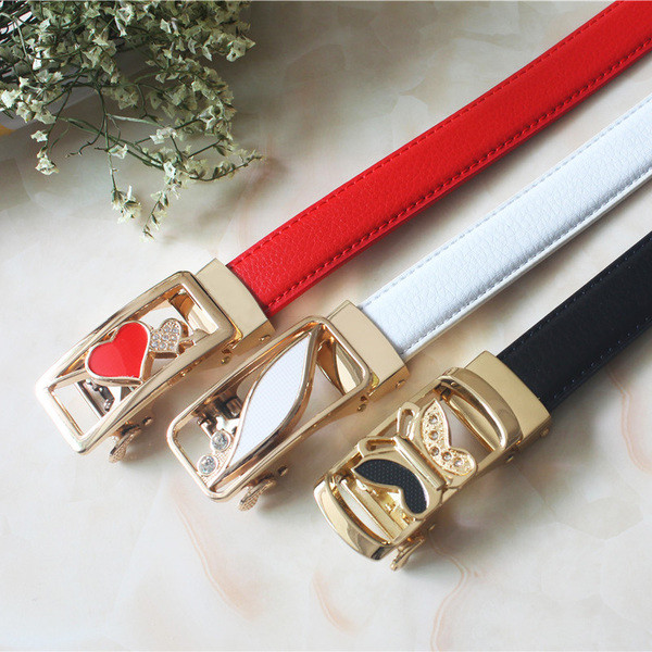 Γυναικεία κομψή ζώνη με διαφορετικές πόρπες