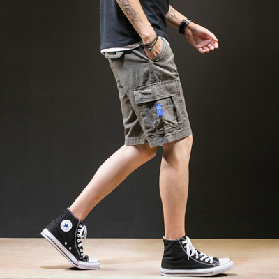 Pantaloni scurți moderni cu buzunare laterale