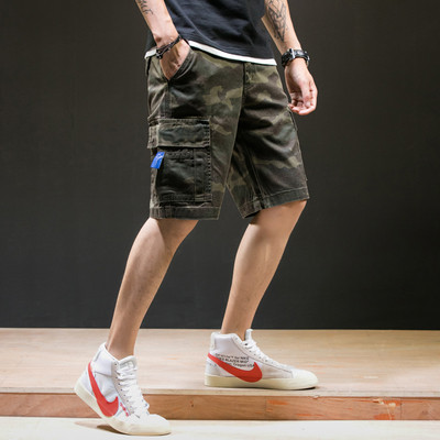 Pantaloni scurți moderni cu buzunare laterale