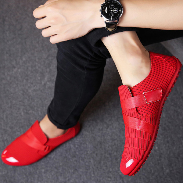 Mocasini eleganti pentru barbati cu adezivi in negru si rosu