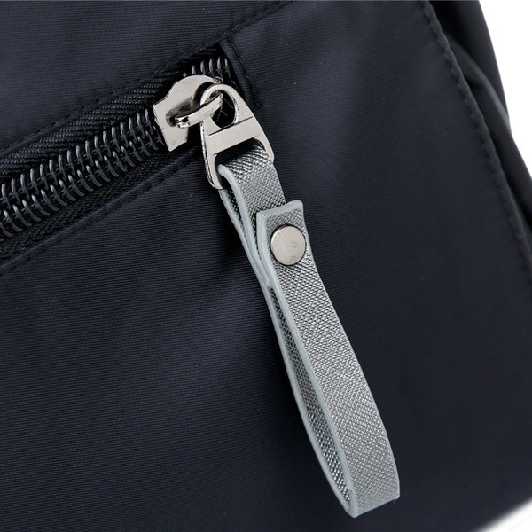 Спортна водоустойчива мъжка чанта в два цвята