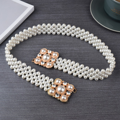 Cureaua de dama stilata din perle decorative si inchizatoare in forma de floare