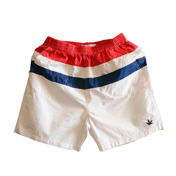 Pantaloni scurti proaspeți, potriviti pentru plajă