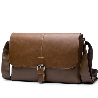 Geantă bărbătească mică și stilată din piele ecologică în două culori