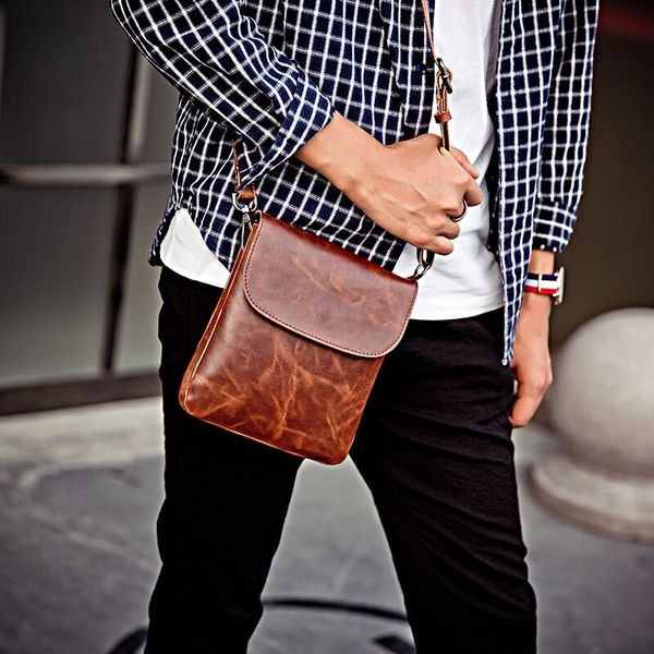 Geantă bărbătească mică, ușoară, din imitație de piele maro