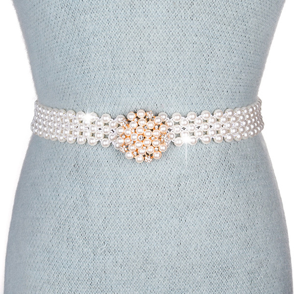 Cureaua de dama eleganta din perle decorative