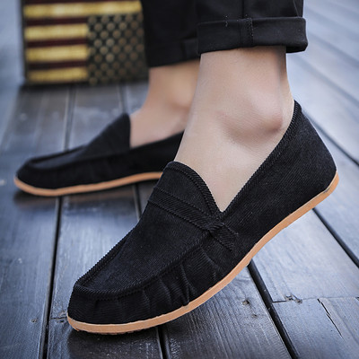 Άνετα ανδρικά μοκασίνια σε διαφορετικά μοτίβα και χρώματα