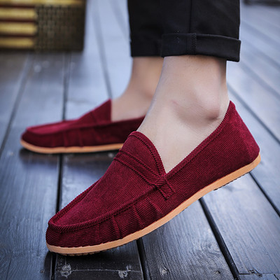 Άνετα ανδρικά μοκασίνια σε διαφορετικά μοτίβα και χρώματα