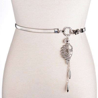 Cureaua delicata de dama cu pandantiv