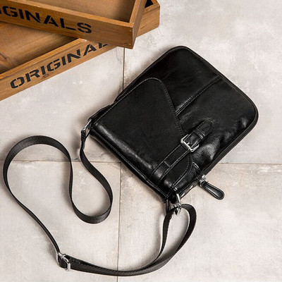 НОВ модел малка,черна мъжка чанта от еко кожа подходяща за всеки ден