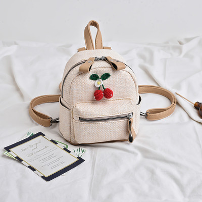 Μικρό δερμάτινο γυναικείο σακίδιο σε δύο χρώματα με 3D διακόσμηση