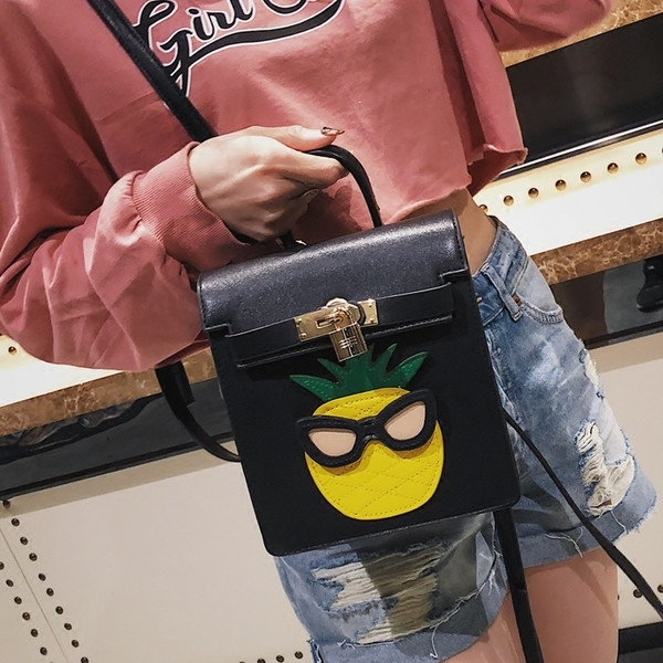 Rucsac de dama din piele ecologica cu decor 3D in trei culori