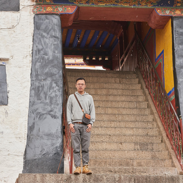 Geanta de barbati mica potrivita pentru fiecare zi - in doua culori