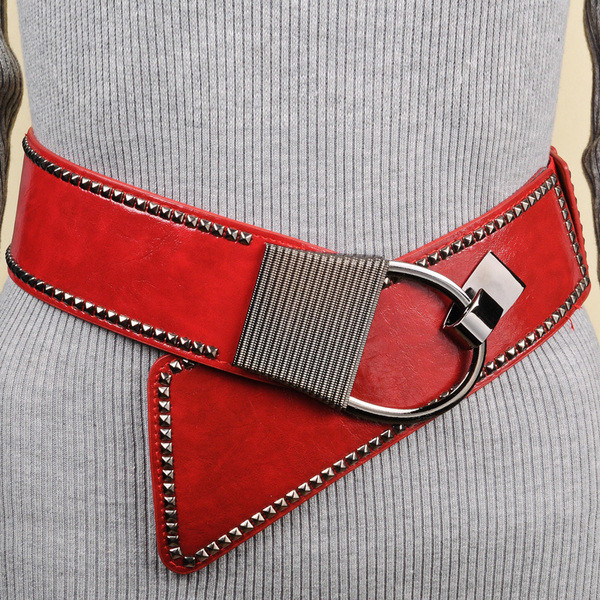 Curea de dama din piele lacuita cu decor metalic in doua modele