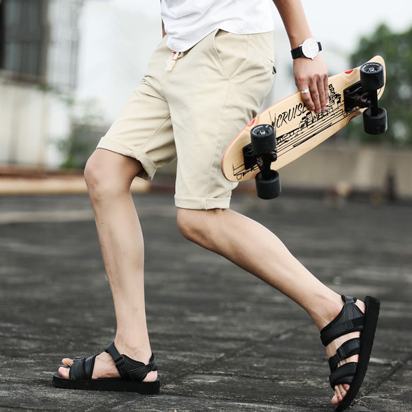 Pantaloni scurți stilați pentru bărbați, cu cravate