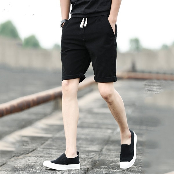 Pantaloni scurți stilați pentru bărbați, cu cravate