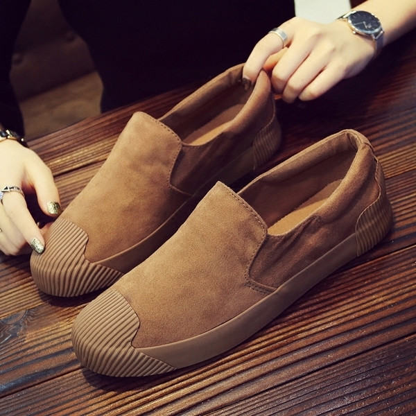 Mocasini de piele intoarsa pentru barbati in negru, rosu si maro