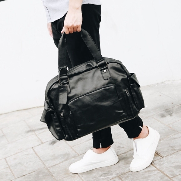 Δερμάτινη  ανδρική τσάντα  σε μαύρο χρώμα