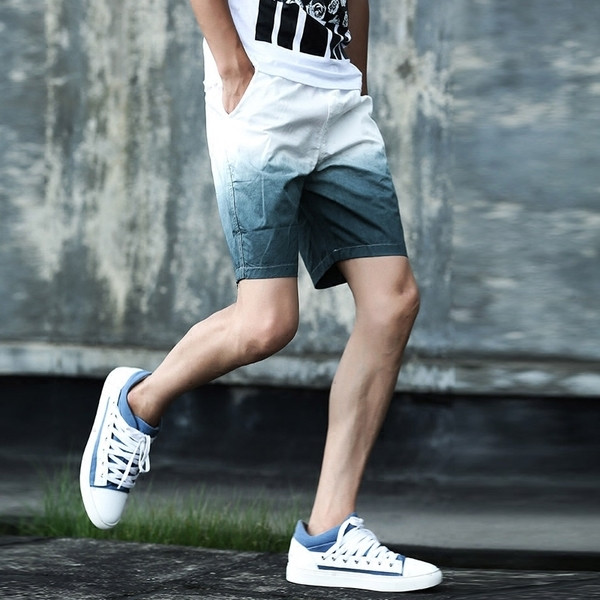 Pantaloni scurți sport în culori irizate