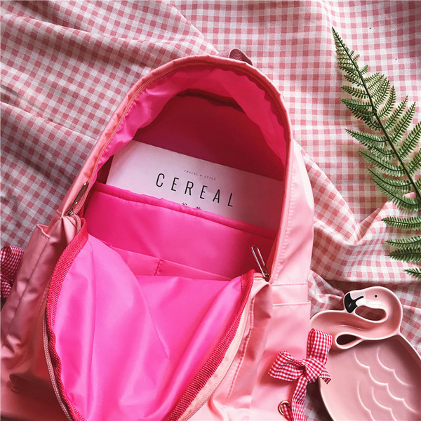 Rucsac de damă de zi cu zi cu o panglică decorativă în roz și negru