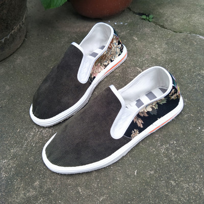 Mocasini moderni pentru barbati cu modele in mai multe culori