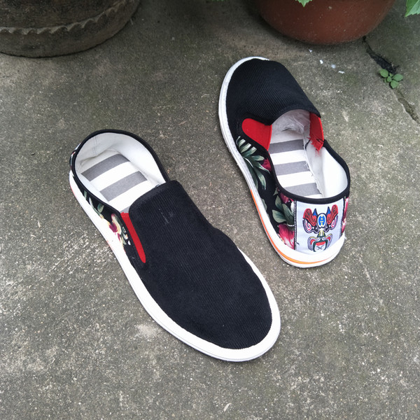 Mocasini moderni pentru barbati cu modele in mai multe culori