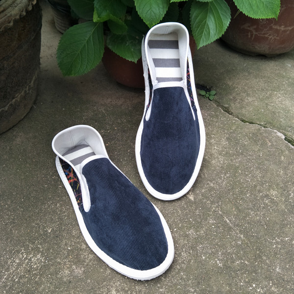 Mocasini moderni pentru barbati cu modele in mai multe culori