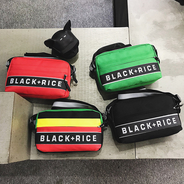 O cadă mică zilnică cu o inscripție pentru bărbați