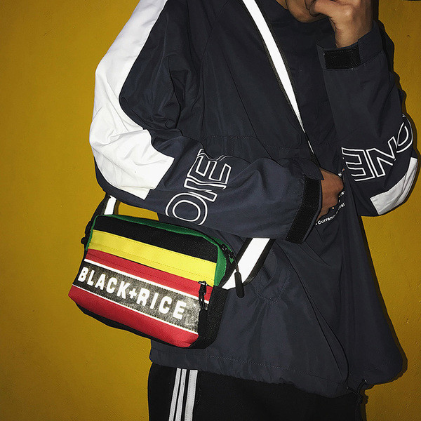 O cadă mică zilnică cu o inscripție pentru bărbați