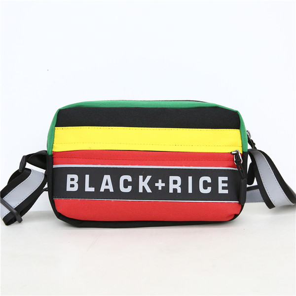 O cadă mică zilnică cu o inscripție pentru bărbați