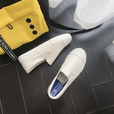 Γυναικεία καθημερινά μοκασίνια σε μαύρο, κόκκινο και λευκό χρώμα