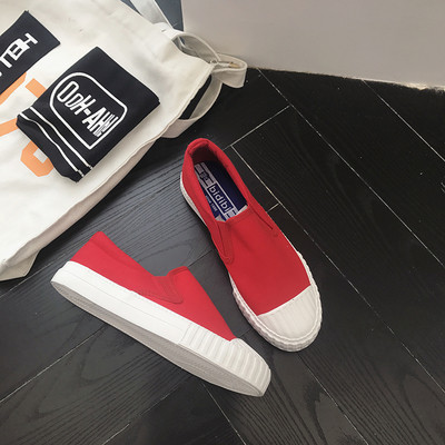 Γυναικεία καθημερινά μοκασίνια σε μαύρο, κόκκινο και λευκό χρώμα