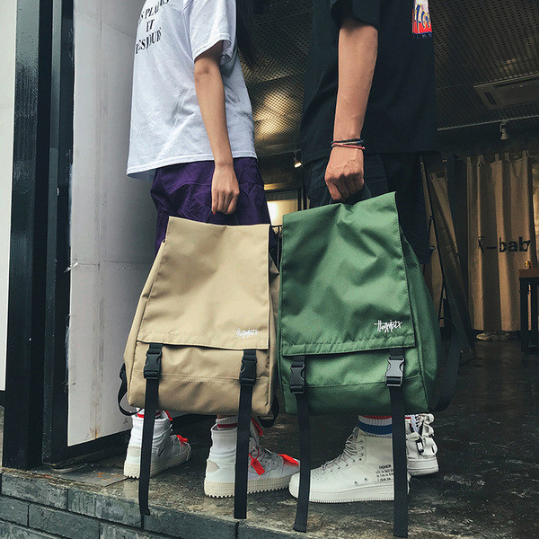 Άνετο και ελαφρύ ανδρικό σακίδιο σε πέντε χρώματα