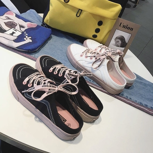 Mocasini moderni de dama cu sireturi in doua culori