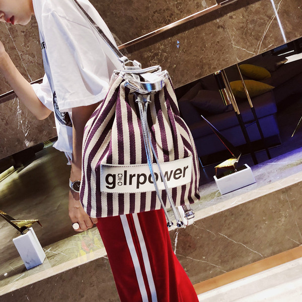 Rucsac sport de damă în mai multe culori cu inscripție