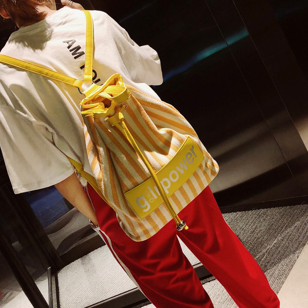 Rucsac sport de damă în mai multe culori cu inscripție