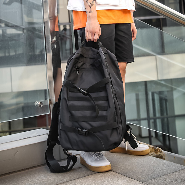 Rucsac de bărbați confortabil model NOU potrivit pentru călătorii, sport, zilnic în mai multe culori