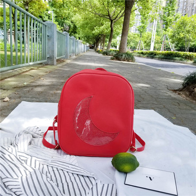 Γυναικείο σακίδιο μεσαίου μεγέθους με διακόσμηση