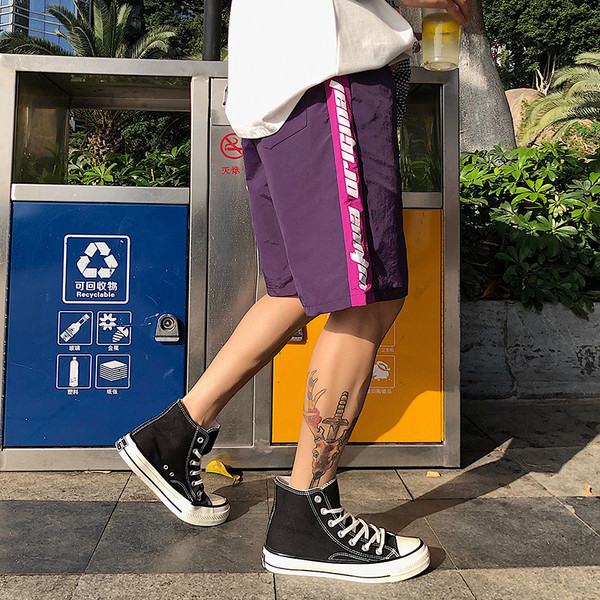 Pantaloni scurti de vara in mai multe culori potriviti pentru plaja