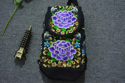 Rucsac de dama cu motive florale in diferite culori