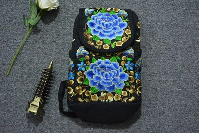 Rucsac de dama cu motive florale in diferite culori
