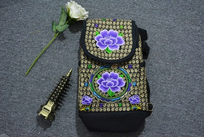 Rucsac de dama cu motive florale in diferite culori